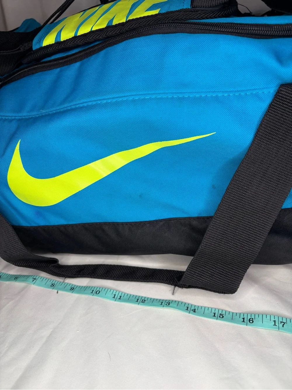 Nike Men’s Blue & Neon Yellow Duffel Bag With Side Pockets and Shoulder Strap